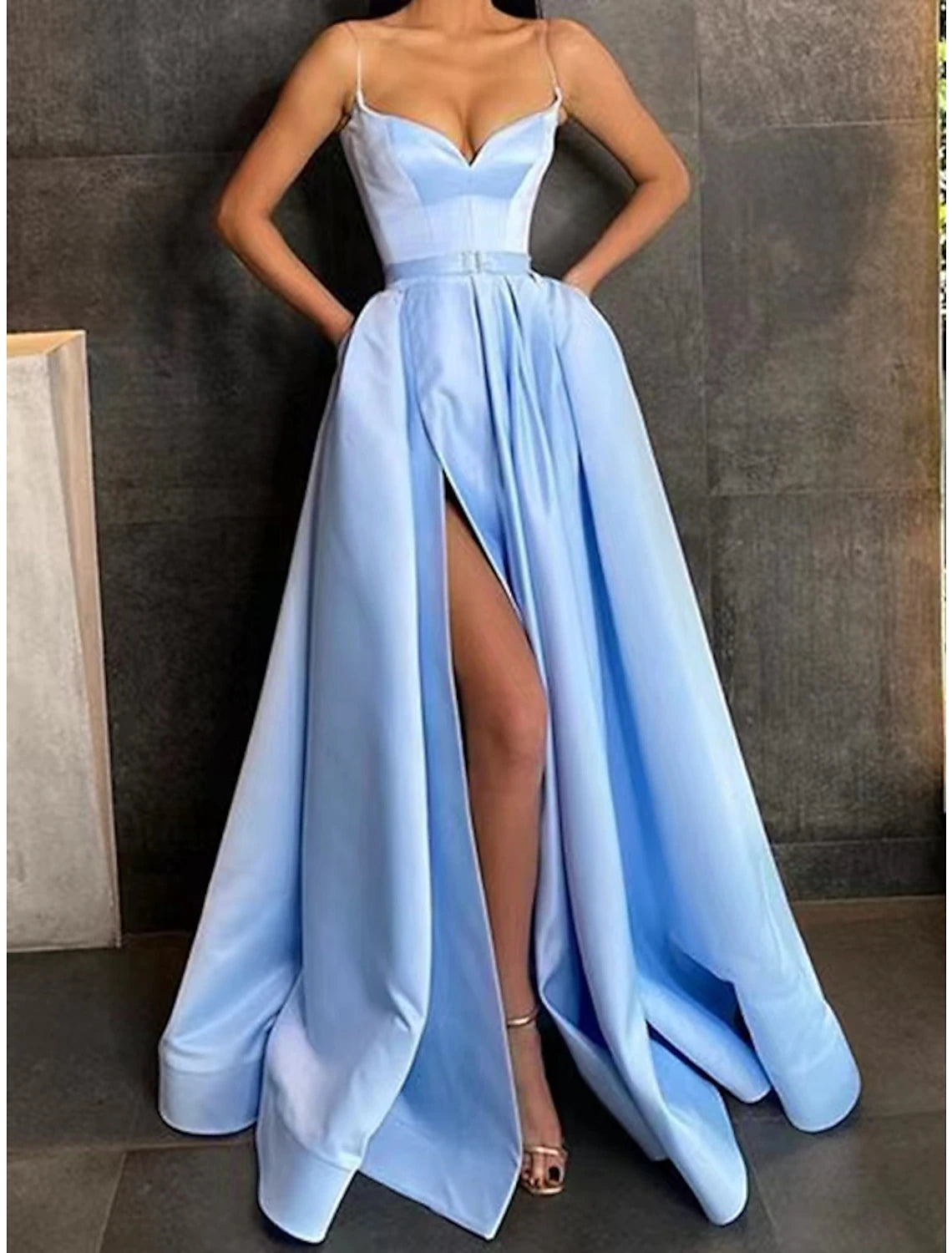 Chic Clothes For Women Seasonal Trends Ball Gown A-Line Prom Dresses Cut Out Dress Prom Formal Evening Floor Length Sleeveless Sweetheart Italy Satin