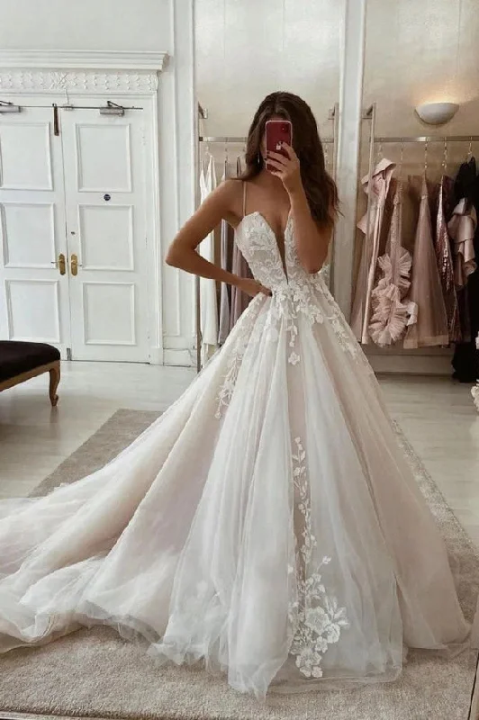 Women's Functional Outfit For Outdoor Activities Ethnic Cultural Event Wear Charming A Line V Neck Tulle Wedding Dresses with Appliques N104