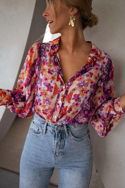 Women's High-Fashion Outfit Minimalist Chic Floral Fauve Shirt