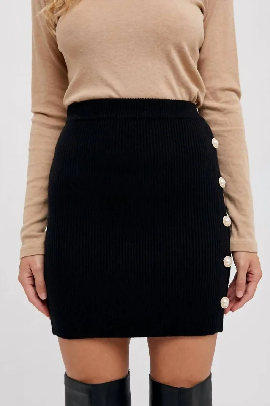 Women's Urban Clothing Chic Styles Pearl Buttoned Sweater Mini Skirt In Black